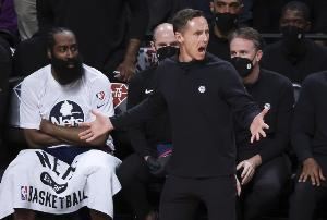 纳什：21年哈登不该强行复出 他当时几乎是用一条腿在打球