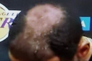 猜猜是谁👀梗图自媒体晒照：我们这个时代最出色的两名球员😭