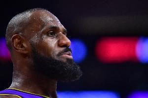 夸梅：乔丹和政治撇清关系 詹姆斯却喜欢参与政治 小心玩火自焚