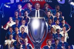 问鼎欧超杯！巴黎官方社媒晒夺冠海报，恩里克携众将出镜