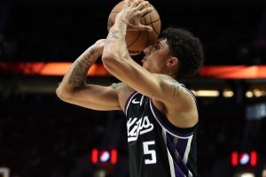 威少：24号秀克利福德是出色球员 接下来他会让很多人感到惊讶