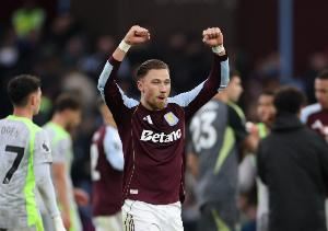 打进制胜球！卡什：续约已达成协议，迫不及待要继续效力维拉