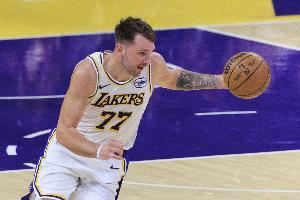 输出能力太强！东契奇赛季至今打了153分钟 砍下165分33助攻